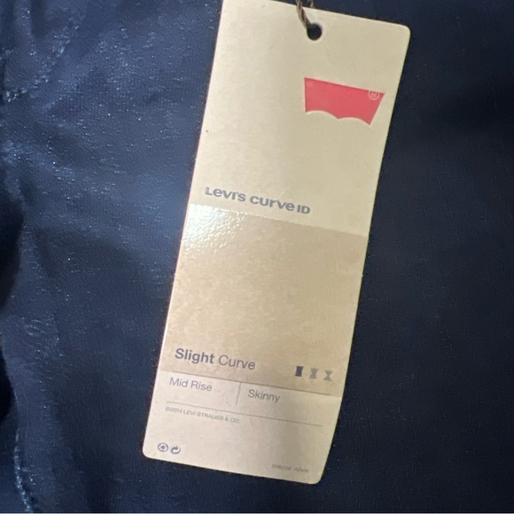 Levi’s Slight Curve Mid rise Skinny Brand New - Picture 5 of 10